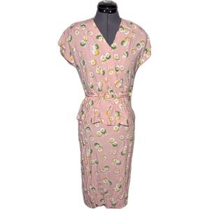 Vintage 30s 40s Novelty Print Pink Peplum Dress 36-26-37 DAMAGED/STAINED S